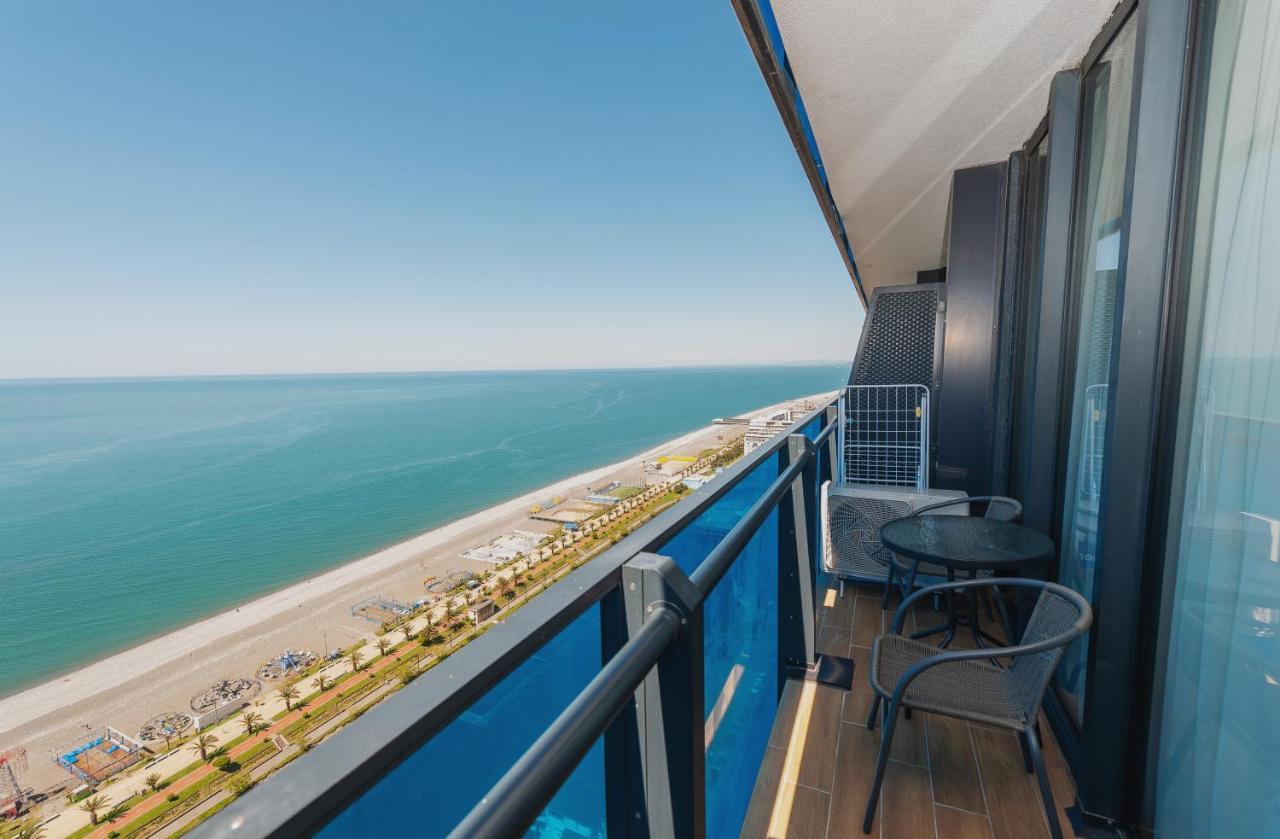 Orbi City Center Suite Batumi Exteriör bild