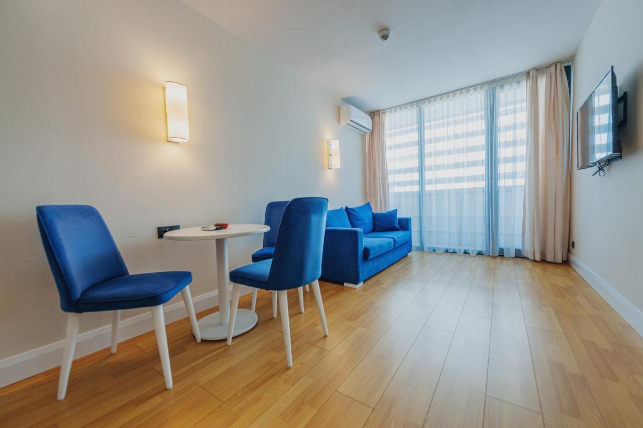 Orbi City Center Suite Batumi Exteriör bild